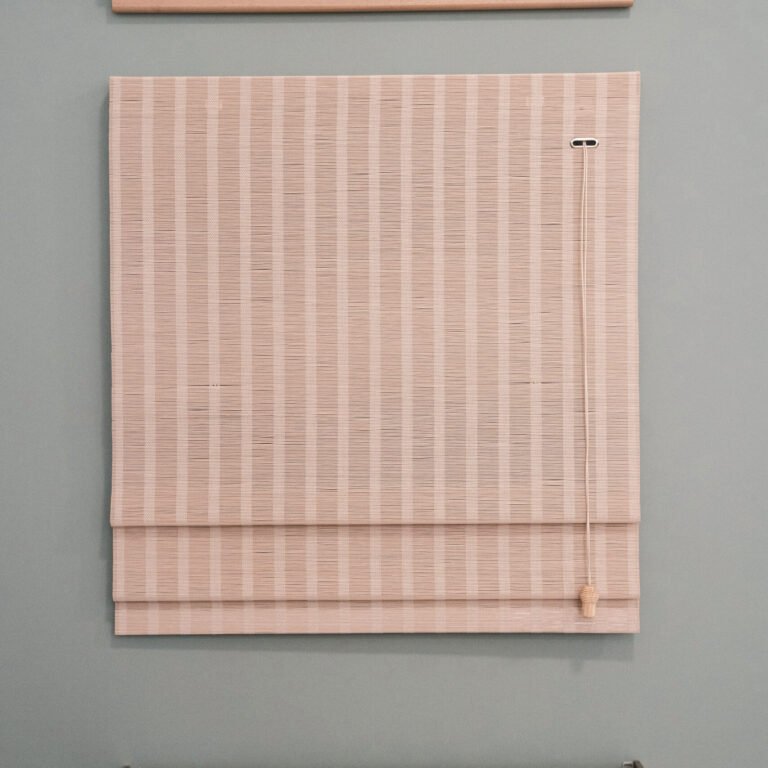 STORE Store bateau en bois réalisé sur mesure par Mélina Wathelet