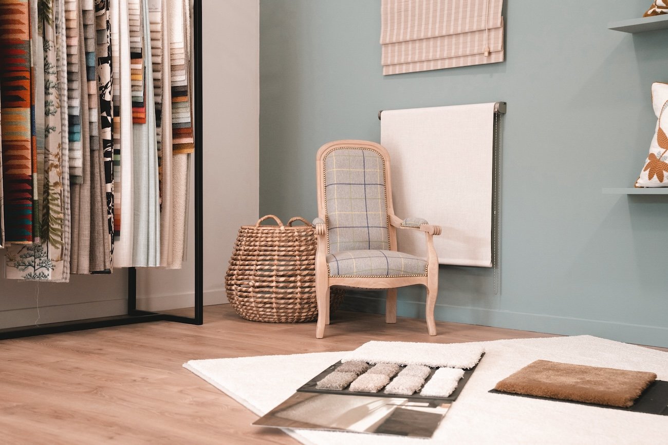 Fauteuil rénové par Mélina Wathelet, tapissier décorateur à Guidel
