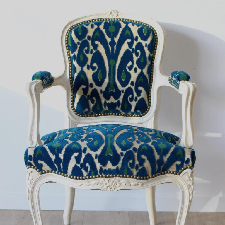 FAUTEUIL CABRIOLET Restauration d'un fauteuil cabriolet, réalisée par Mélina Wathelet à Guidel dans le Morbihan